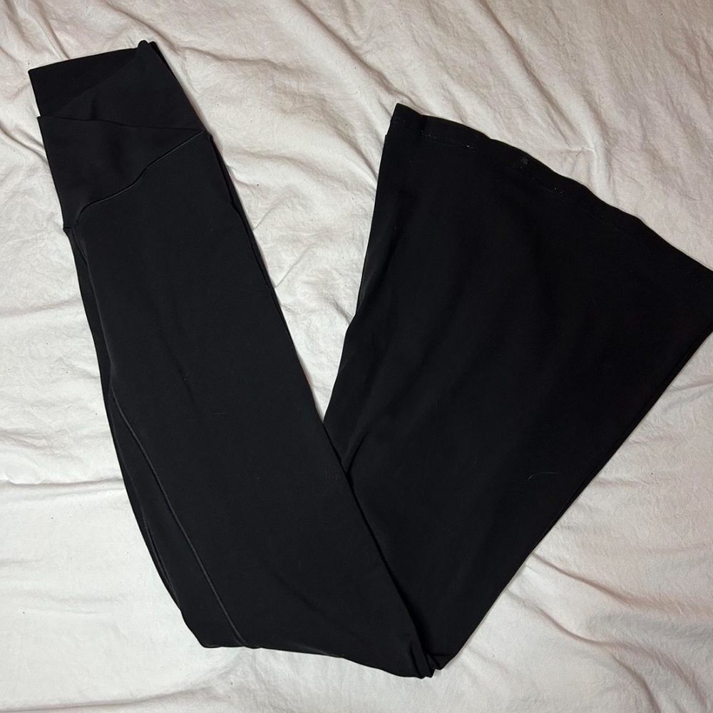 Aerie Offline Crossover flare leggings with a stretchy waistband, no wear/flaws